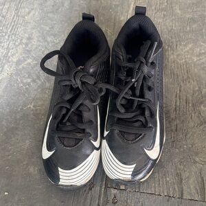 Nike Kids Black and White baseball cleats